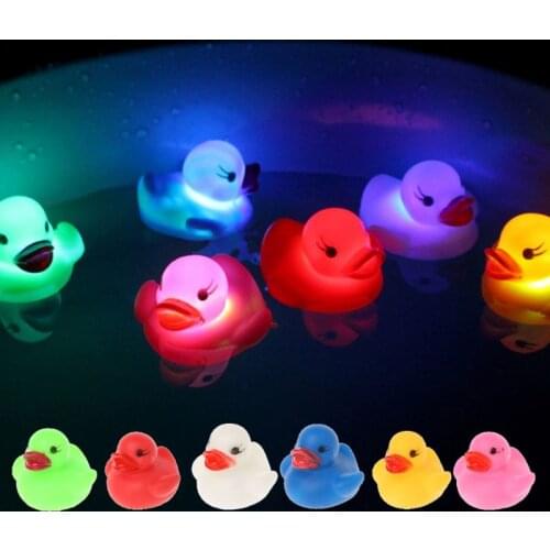 2021 New LED Flashing Light Rubber Floating Duck Bathtub Shower Toy For Kids Children