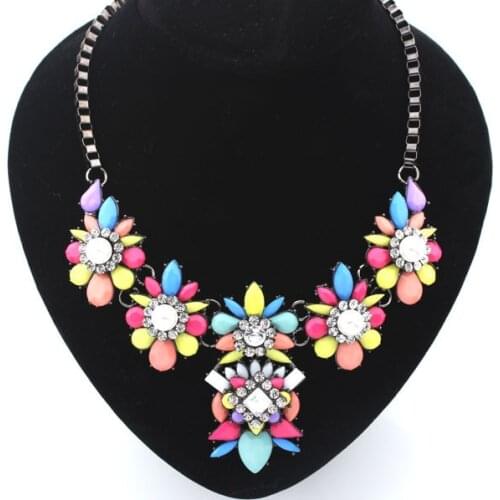 Ahmed Jewelry 2020 New Design High Quality Fashion Women Color Acrylic Statement Collar Necklace jc Necklaces & Pendants
