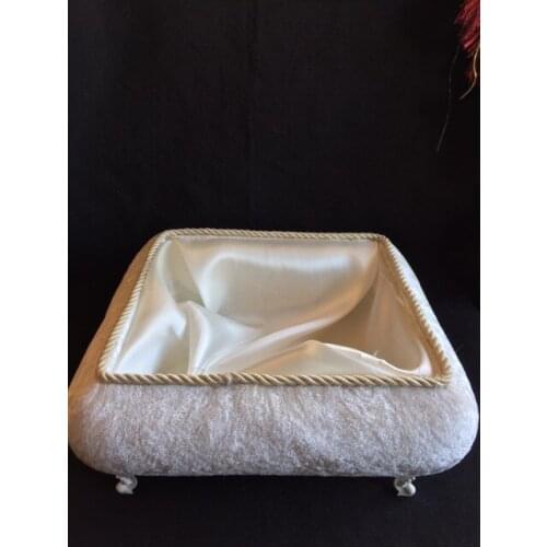 Kare Ayaklı Türk Osmanlı Düğün Nişan Sandık Kutusu Kadife Kaplı Havluluk Çeyizlik Evlilik Romantik Aksesuar 30x28 cm