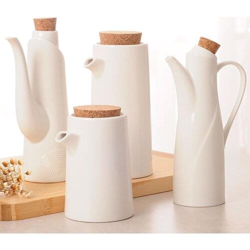Brief white sauce pot ceramic soy sauce pot vinegar bottle japanese style soy sauce bottle seasoning pot set condiment bottles