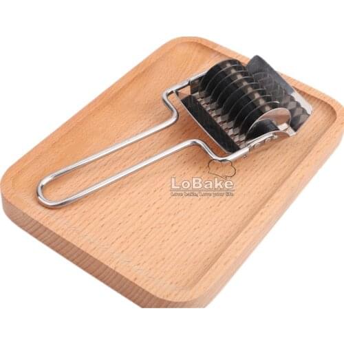 Small size stainless steel noodle slicer lattice roller docker dough cutter pasta spaghetti maker for kitchen cooking tools