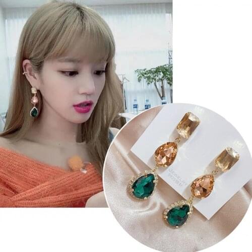 2021 fashion new retro celebrity style high end atmospheric long earrings Korean style elegant high quality Earrings