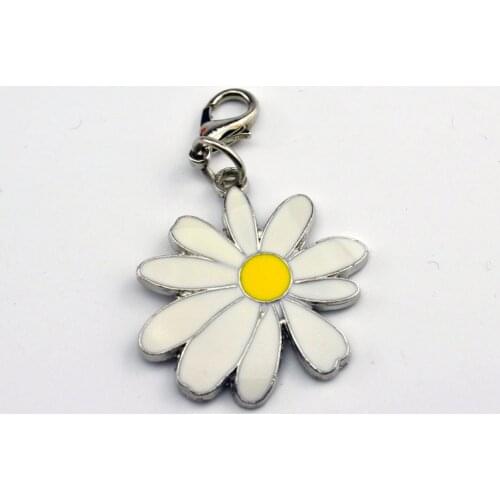 2PCS/lot Daisy Shape Keychain Pet Dog Collar Love Shape Card Accessories Keychain Alloy Charm Necklace Pendants Jewelry