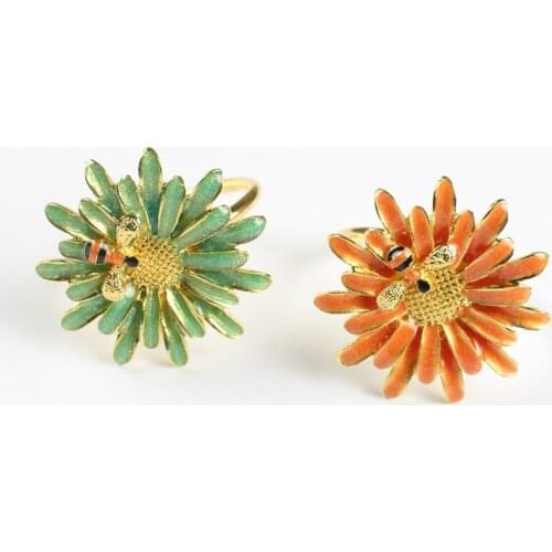 10pcs Hotel tableware bee flower napkin buckle napkin ring Chinese alloy daisy napkin ring