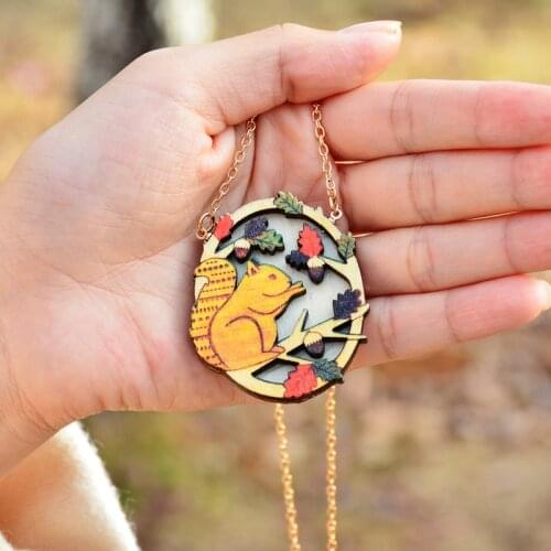 Handmade Carved Elk Squirrel Animals Wooden Pendant Long Chain Necklace for Women Jewelry Birthday Party Christmas Gift Hot Sale