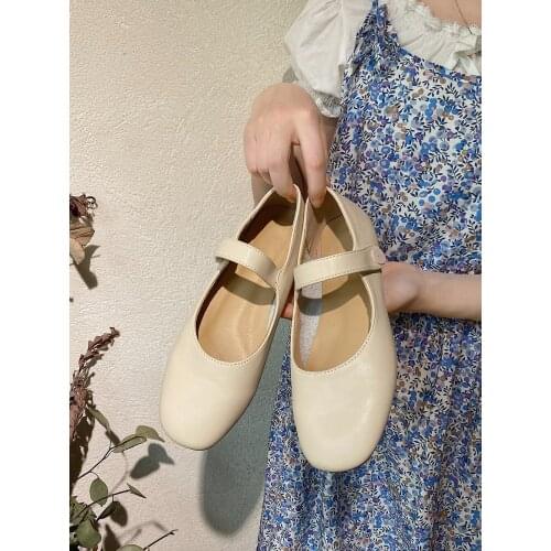 Retro Square Toe All-Match Shallow Mouth Ladies Single Shoes Spring And Summer New Comfortable Flat Small Leather Shoes