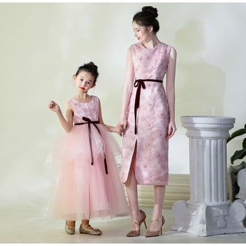 Summer 2020 Mother Daughter Lace Belt Slim Wedding Dress for Family Look Clothing Mom and Daughter Outfits Dress Set Family Suit
