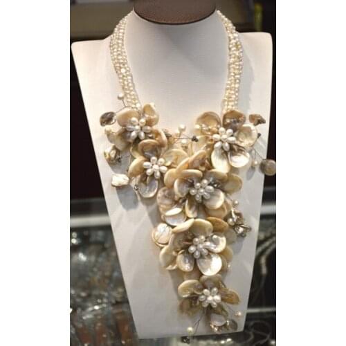 2017 Amazing Crystal Shell flower necklace Freshwater pearl crystal handmade necklace