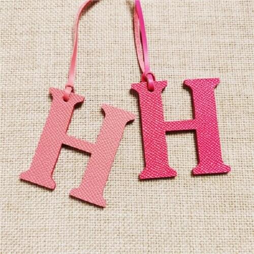 H English Letter Key Chain Leather Material Keychains Classic Hollow-Out Bag Pendant Key Ring Name Design Car Hang Accessories