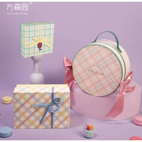 AVEBIEN 2021 New Creative Candy Style Lattice Gift Box Small Fresh Universal Birthday Gift Empty Packaging Box boite cadeaux