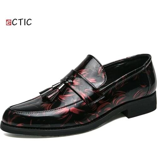 Ectic Fashion Patent Leather Formal Shoes Men Soft Upper Tassel Decoration Loafers Worker Weeding Dress Flats Novelty Shoes