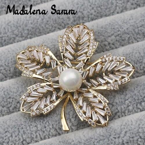 MADALENA SARARA AAAA Zircon And Crystal Inlaid Pearl Brooch Gol Plated Copper Maple Leaf Style Fine Brooch Pin For Women Jewelry