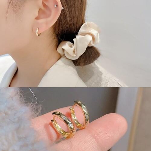 2021 Trend Small Huggie Hoop Earrings For Women Cz Cartilage Ear Buckle Circle Round Gold Color Crystal Hot Fashion Jewelry
