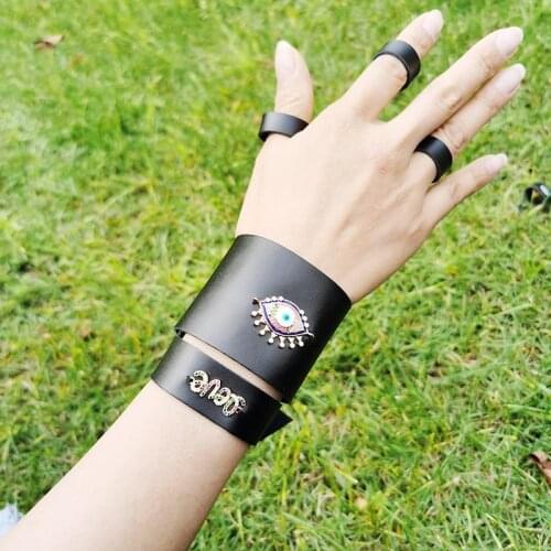 Fashion Leather Bracelets For Women Brown black Pattern Leather Bracelets LOVE-shaped Metal Decoration Leather Hand Catenary