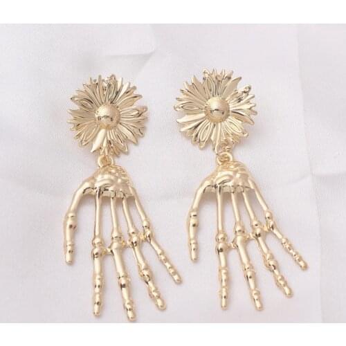 Geometric Metal Smooth Gold Color Skeleton Skull Claw Finger Long Drop Earring for Women Statement Personality Punk Jewelry Gift