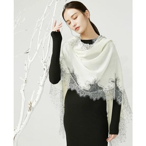 Chinese Hand Embassy Autumn and Winter Soft Wool Scarf Lace Lace Womens Long Warm Fashion Cheongsam Shawl Women Dual-Use Gift