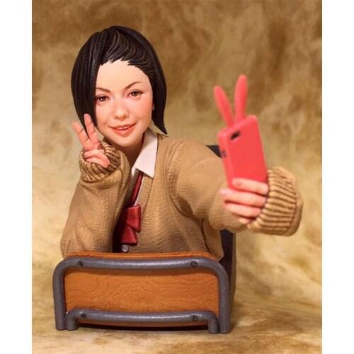 Simulation 1/12 Realistic Character Selfie Girl Resin Bust Miniatures Unpainted Modeling DIY Assembling Figure Model Kits