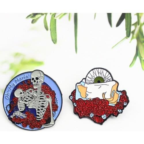 Creative Personality Skeleton Mother In Rose Bushes Holding Skull Baby Brooch Fashion Backpack Shirt Badge Clothing Accessories