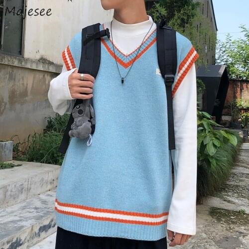 Vests Men Solid V-neck All Match Plus Size Sleeveless Mens Korean Style New Fashion Hot Sale Males Streetwear Waistcoats Soft
