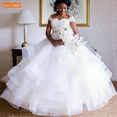 Delicate African Tiered Ruffles Ball Gown Wedding Dresses White Sweetheart Wedding Gowns Lace Applique Church Ivory Bridal Dress