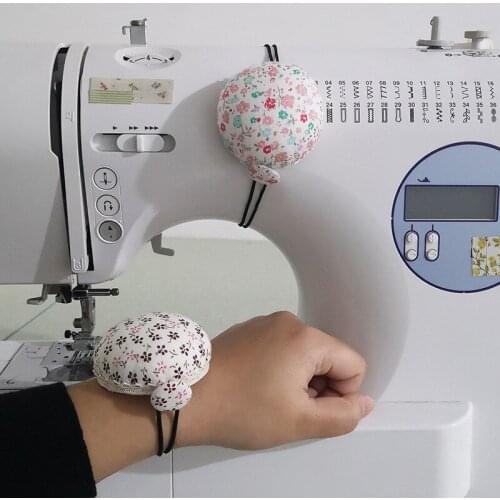 1Pc Lovely Ball Shaped Needle Pin Cushion Wrist Strap Sewing Needle Pillow for Cross Stitch Sewing Accessories