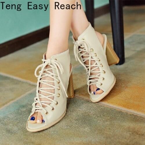 New hot style Women Summer sandals cross strap rivet thick heel sandals Roman style fish mouth plus-size womens sandals