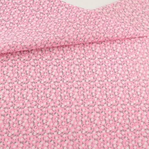 White Flowers and Green Leaves Design 100% Cotton Fabrics Textile Sewing Tilda Crafts Dolls Fat Quarter Tissue Patchwork Fabrics