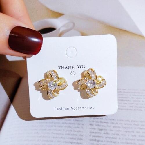 YAOLOGE 2021 New For Women Gold Color Flower Crystal Stud Earrings Alloy Accessories Girls Fashion Party Wedding Jewelry Gift