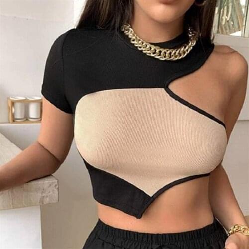 Sexy Irregular Stitching Short Sleeve Fashion Contrast Color Stitching Leaky Shoulder Round Neck T-Shirt Top Womens Summer 2021