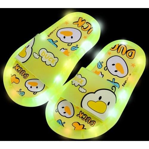 2021 Footwear Luminous Jelly Summer Childrens LED Slipper Girls Slippers PVC Non-slip Beach Sandals Kids Home Bathroom