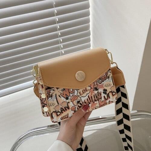 2021 Popular New Crossbody Mobile Phone Bag Wide Shoulder Strap Popular Graffiti Small Square Bag Female Fashion Shoulder Bag