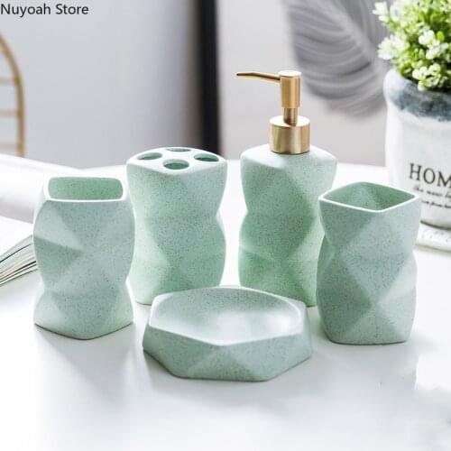 Nordic Light Luxury White Ceramic Bathroom Decoration Accessories Irregular Soap Dispenser Toothbrush Holder Bathroom Supplies