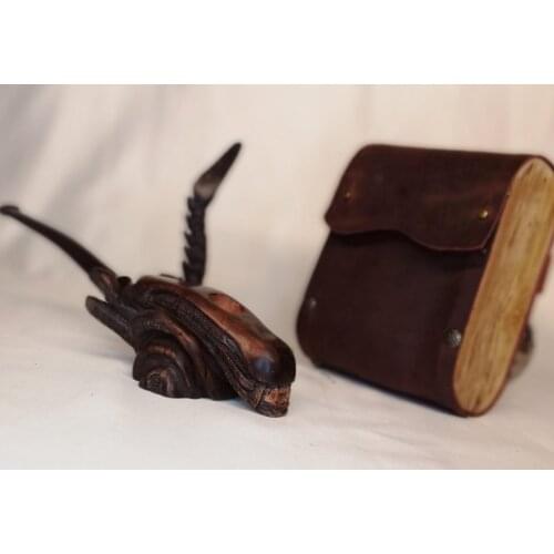 Alien Briar Pipe with Tamper and with Its Special Bag, Acrylic Stem, Hand-Carved Briar Wood, Prometheus Covenant Pipe