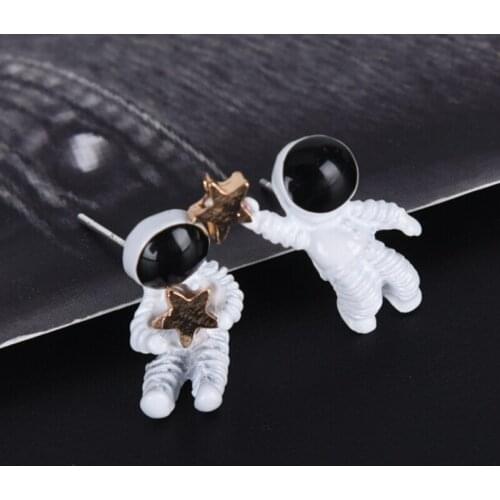 New Asymmetric Pentagram Contracted Earrings Fashion Ladies Earrings Space Astronauts Small Stud Earrings Fashion Woman Earrings