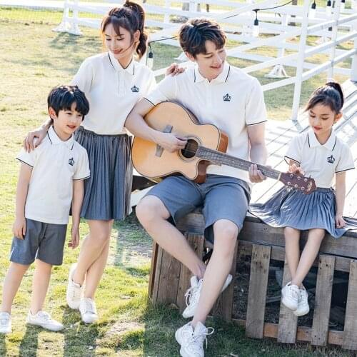 Summer Family Matching Clothes Sets Lapel Cotton Tshirt Gray Shorts 2pcs For Boys And Dad Mother And Girls Tshirts Pleated 2pcs