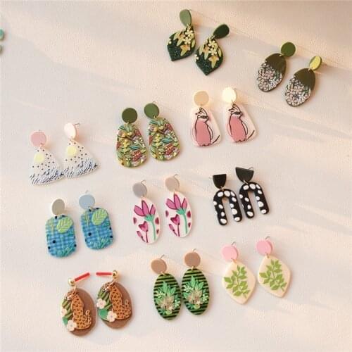 AOMU 2021 New Tendy Geometric Irregular Round Oval Colorful Acrylic Flower Leaf Graffiti Pattern Drop Earring for Women Jewelry