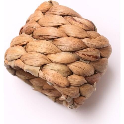 2pcs Natural material straw corn husk napkin ring water hyacinth grass napkin buckle napkin ring napkin ring