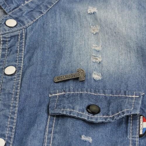 2018 New Arrival Vintage Personality Enamel Small Hammer Letter Brooch Alloy Pins For Women Men Bag/Cloth Accessory 100pcs/lot