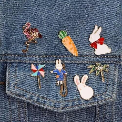 Brooch Pin Women’s Brooch rabbit Windmill Carrot Pineapple Accessories Badge Gift Suit Sweater Hats Clips Scarf Pins Hot Sale
