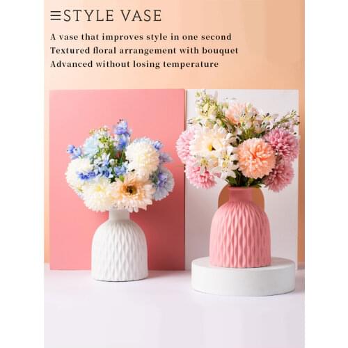 1 Bundle Romantic Flowers Wedding Decorative Vase for Home Office Artificial Flowers Silk Flower Bouquet Textured Ceramic Vase