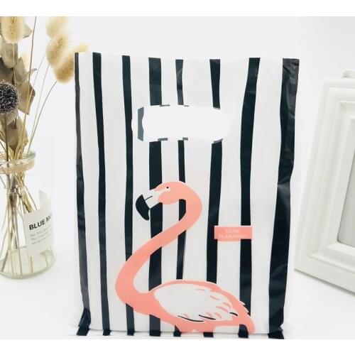 100pcs Black Whtie Stripe Plastic Gift Bags Mini 20x25cm Small Boutique Shopping Clothes Bags Plastic Gift Bags With Handles