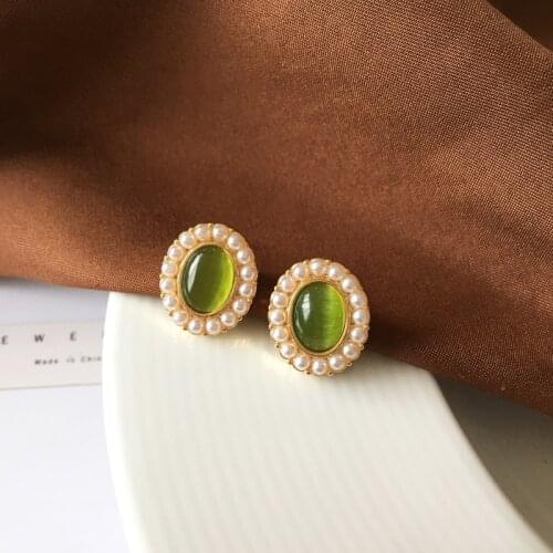 Gentle Retro Niche Elegant Round Imitation Pearl Clip on Earrings Oval Green Opal Stone Clip Earrings Without Piercing Ear Clips