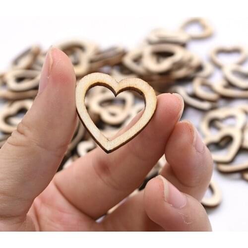 100pcs Wood Pieces Love Heart Shaped Hollow Natural Rustic Wooden Chips DIY Crafts For Wedding Engagement Valentines day Layout