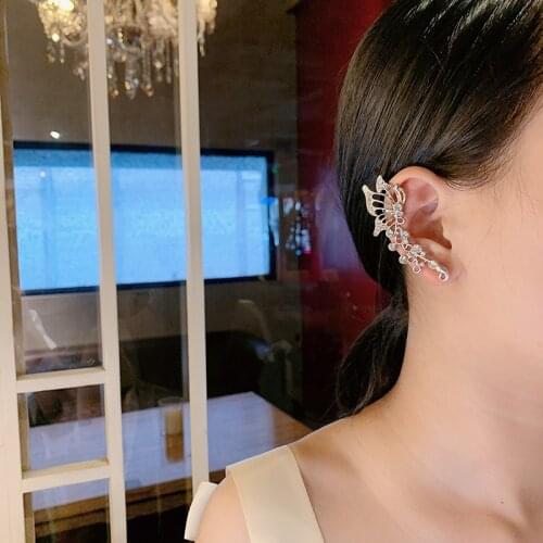 Origin Summer Exquisite Butterfly Clip Earring for Women Femme Hollow Out Rhinestone Fairy Silver Color Metal Earring Jewellery