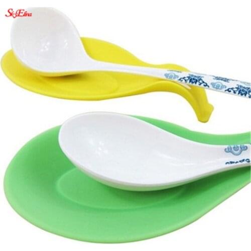 1pcs Silicone Spoon Rest Mat Heat Resistant Kitchen Gadget Dish Holder Silicone Pad Accessories 5z