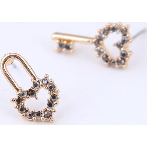 2020 New Jewelry Heart Shape Crystal Stone Lock Key Stud Earrings Asymmetry Women Girls Gift Jewelry Gold Color