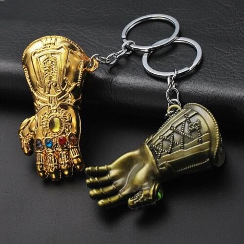 1Pcs Disney Marvel Avengers 3 Infinity War Thanos Fist Gloves Keychain Alloy Gauntlet Thanos Figure Key Ring Pendant