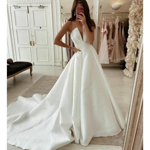Vintage Mermaid Long Satin V-Neck Wedding Dresses with Pockets Custom Pleated Sweep Train Zipper Back Bridal Gowns for Women