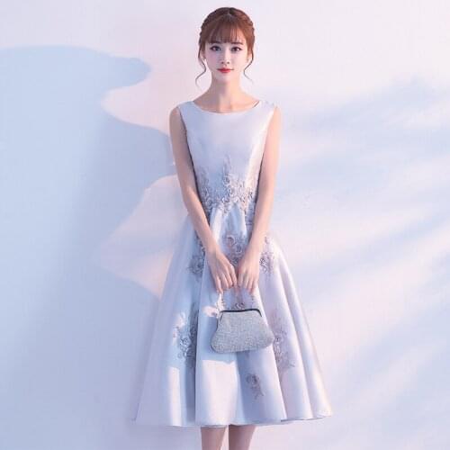 Banquet Evening Dress Female 2020 New Fashion Short Bridesmaid Dress O-neck Sleeveless Appliques Flower Beading Prom Dress