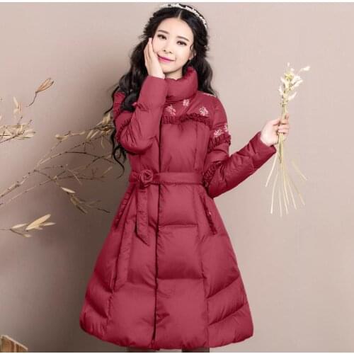 Winter Lace Embroidery Real Raccoon Collar Fur Coat Female Flowers Was Thin Thicker Warm Down Coats Parkas With Belt F2338